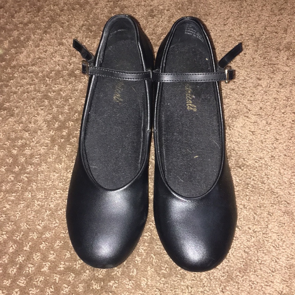 Women’s black heels